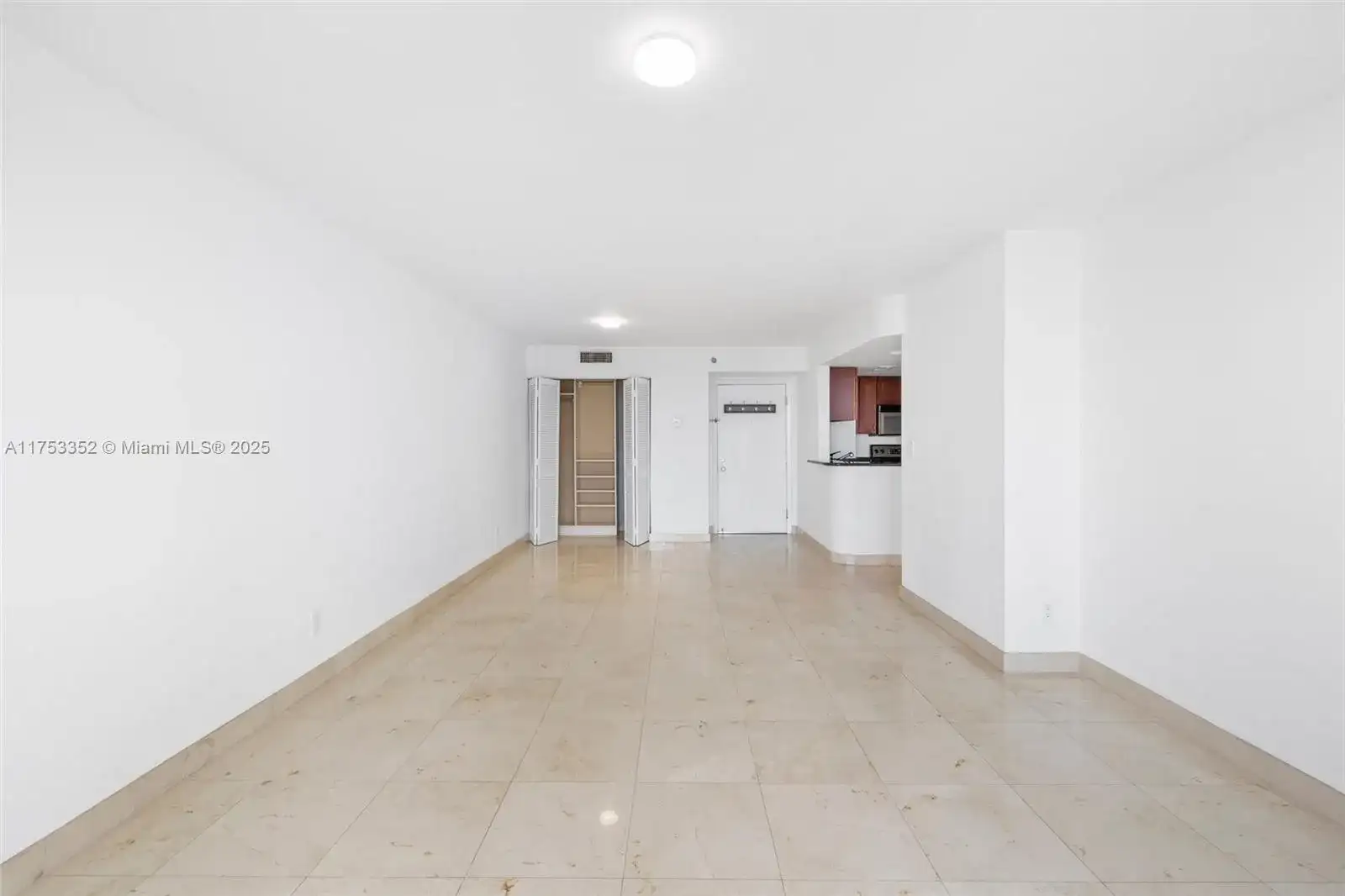 770 Claughton Island Dr # 15, Miami FL 33131 photo 5
