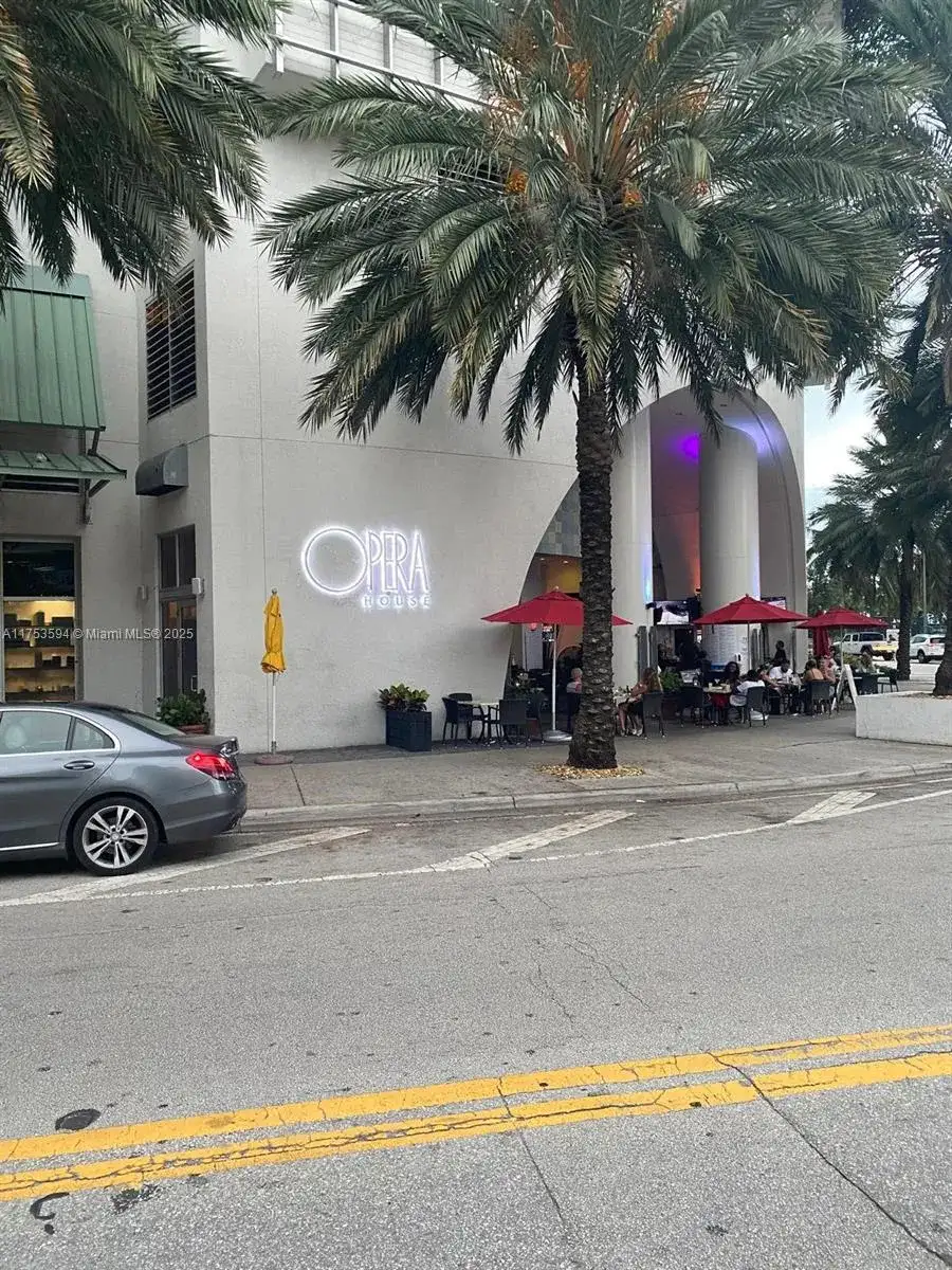 1750 N Bayshore Dr # 2905, Miami FL 33132 photo 2