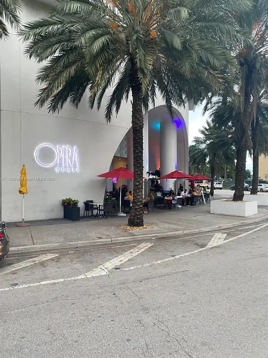 1750 N Bayshore Dr # 2905, Miami FL 33132 photo 3
