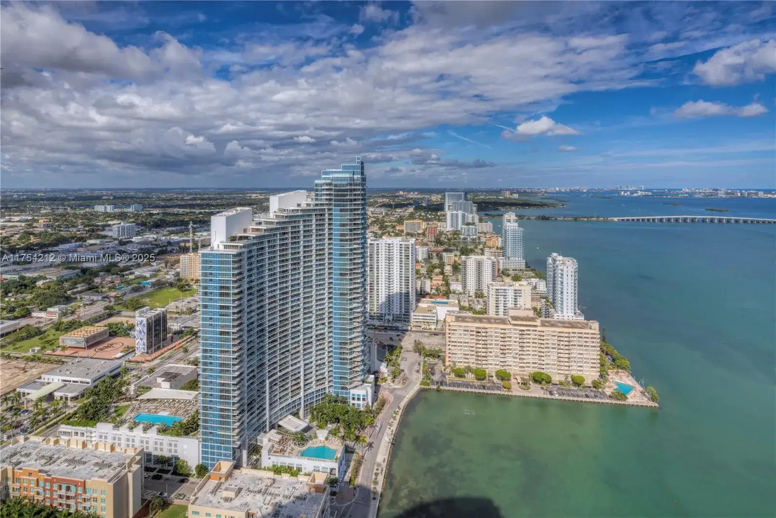 2020 N Bayshore Dr, Miami FL 33137 photo 2