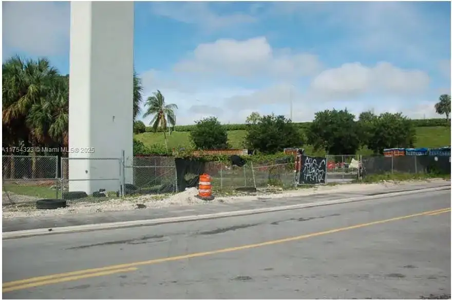 3632 NW 37 Avenue, Miami FL 33142 photo 4