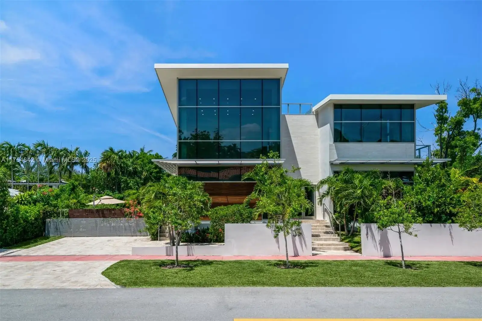1201 W 47th St, Miami Beach FL 33140 photo 2