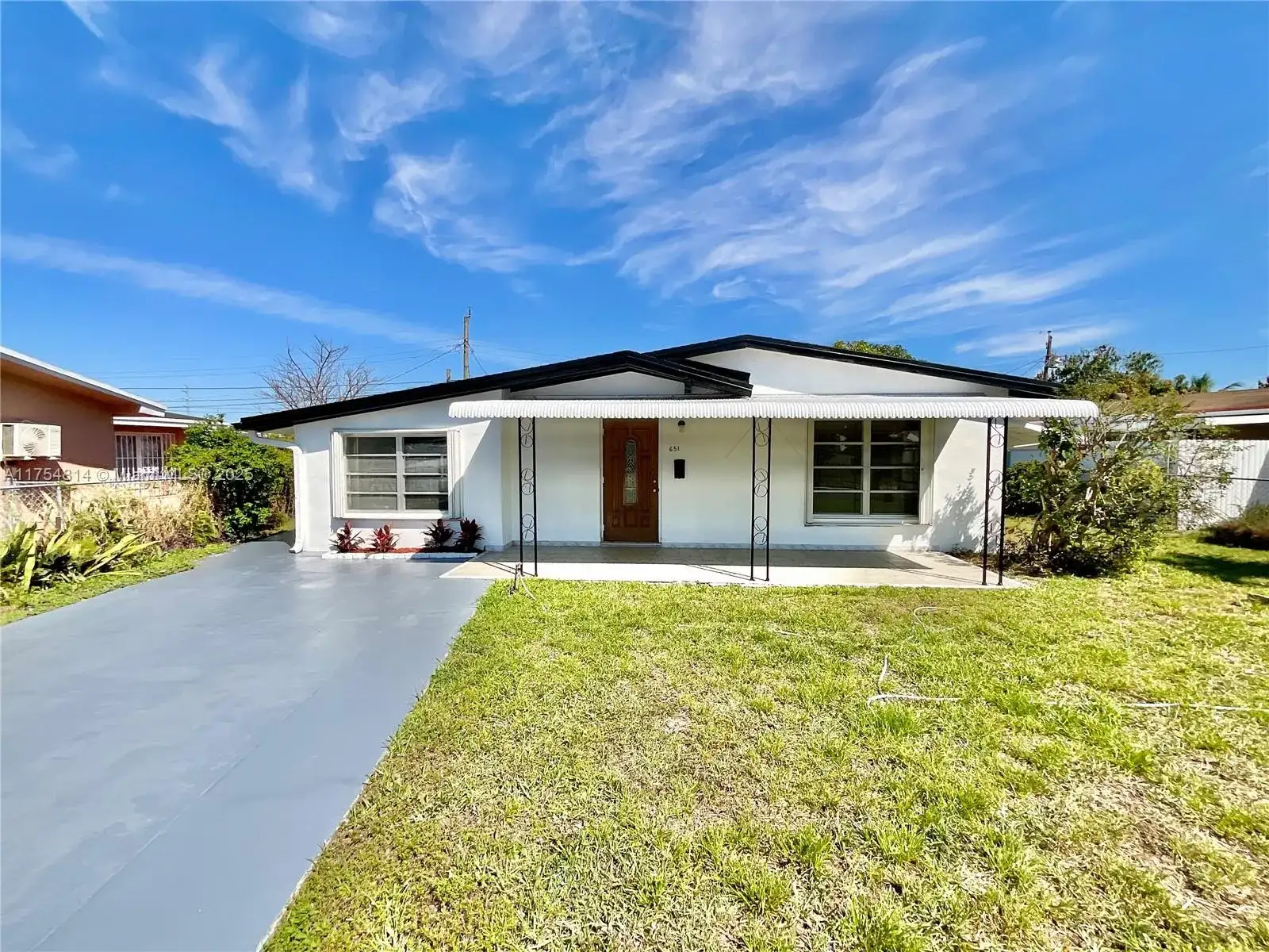 651 SE 1st Pl, Hialeah FL 33010 photo 2