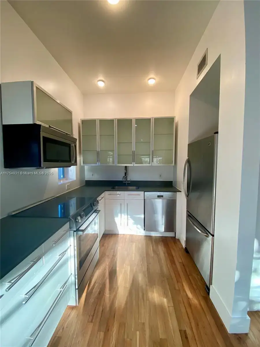 929 Michigan Ave # 5, Miami Beach FL 33139 photo 3