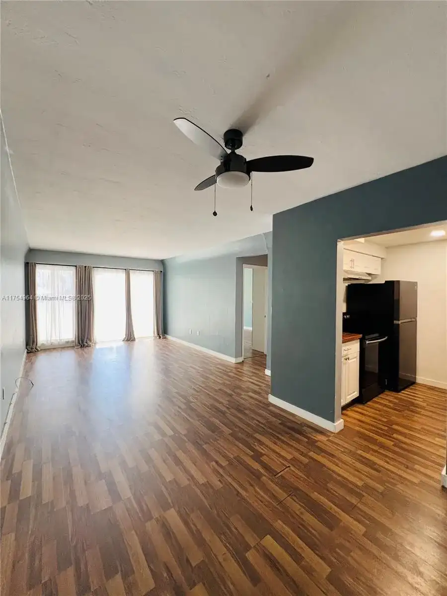 641 Espanola Way # 4, Miami Beach FL 33139 photo 2