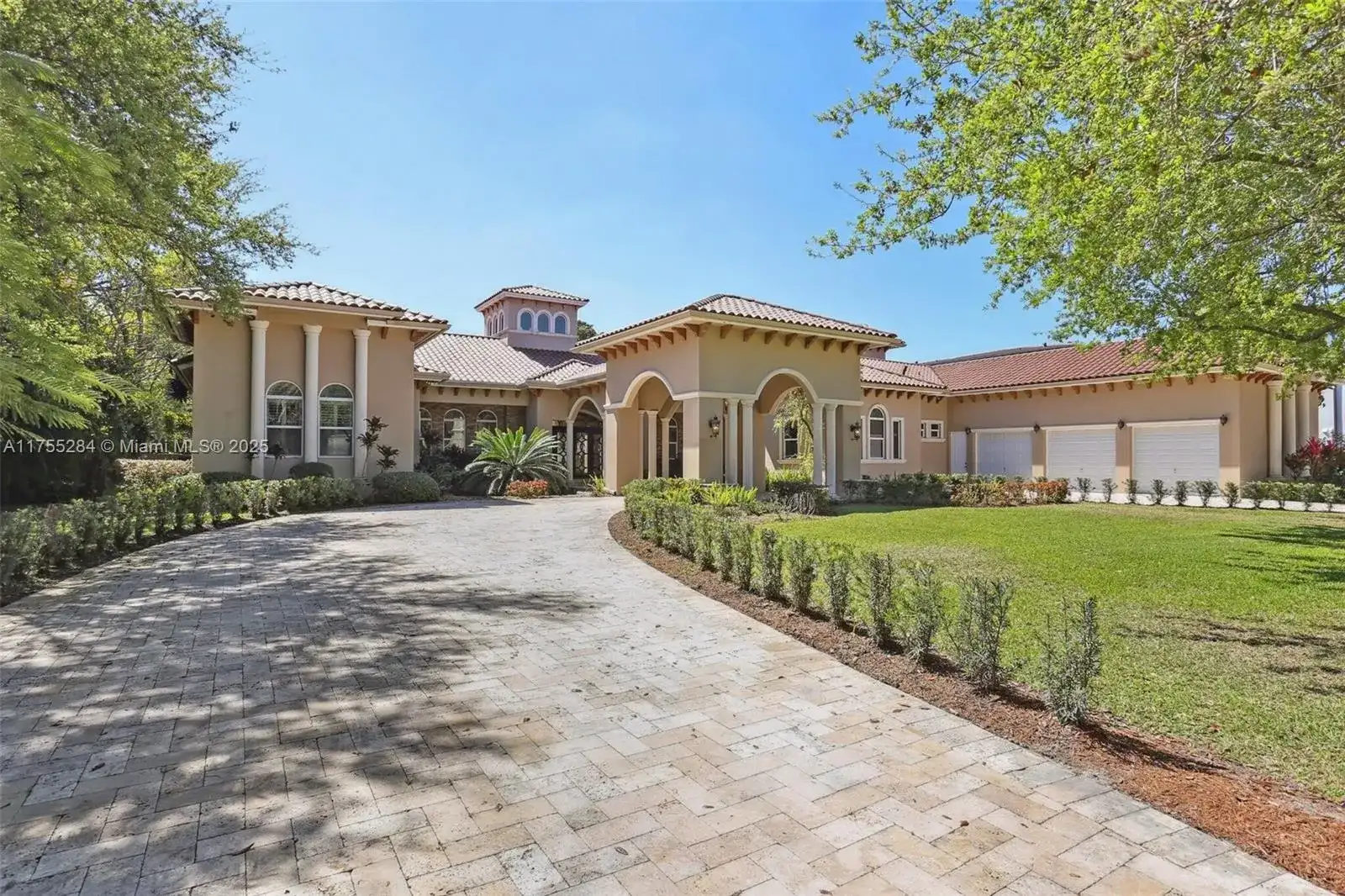 7480 SW 100th St, Pinecrest FL 33156 photo 2