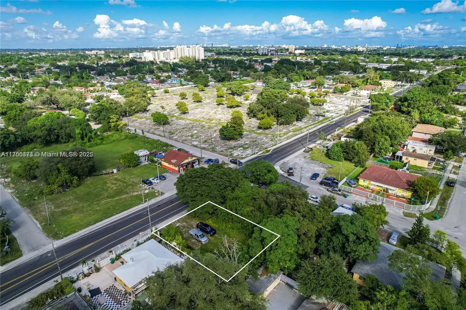 3114 NW 46th St, Miami FL 33142 photo 2