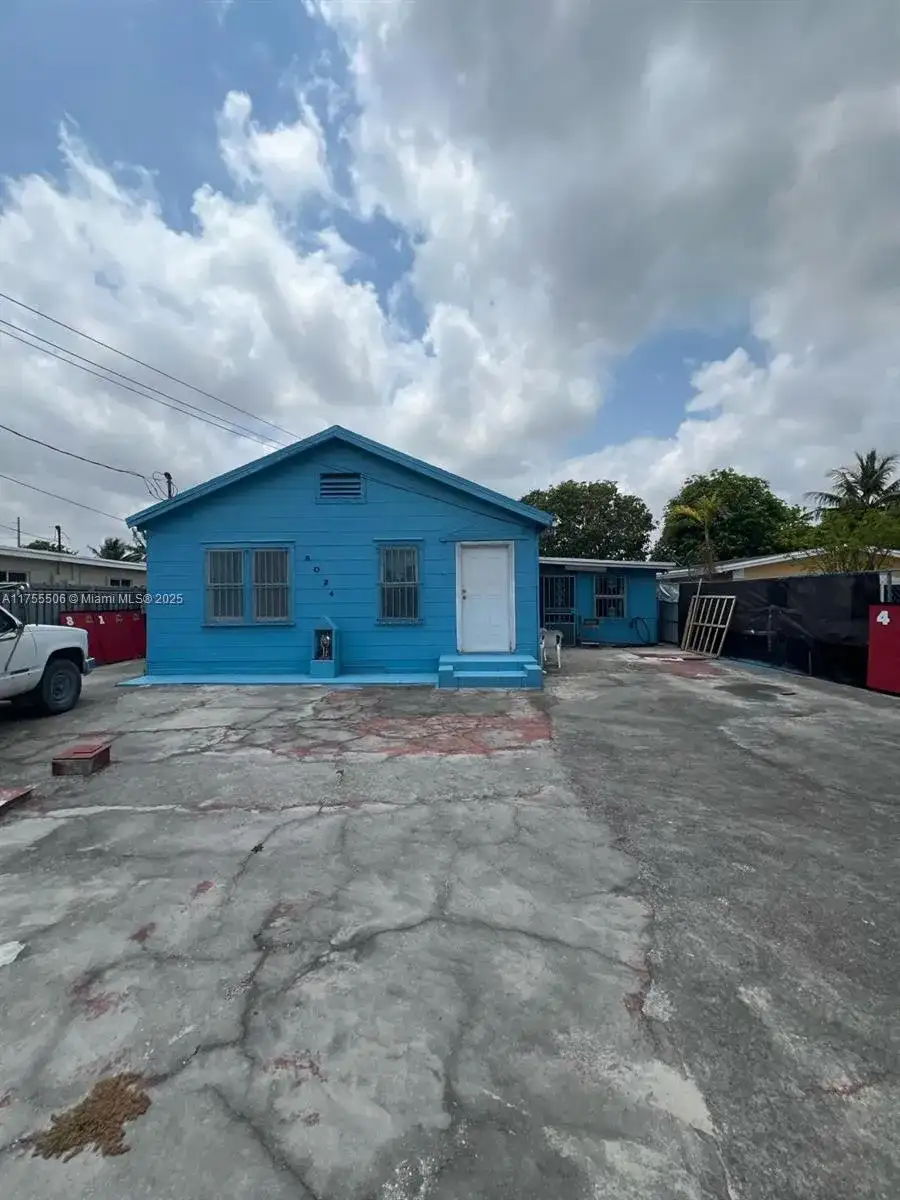 8024 NW 36th Ct, Miami FL 33147 photo 2