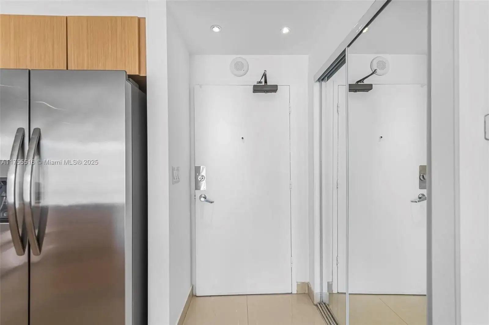 401 Ocean Dr # 1011, Miami Beach FL 33139 photo 2