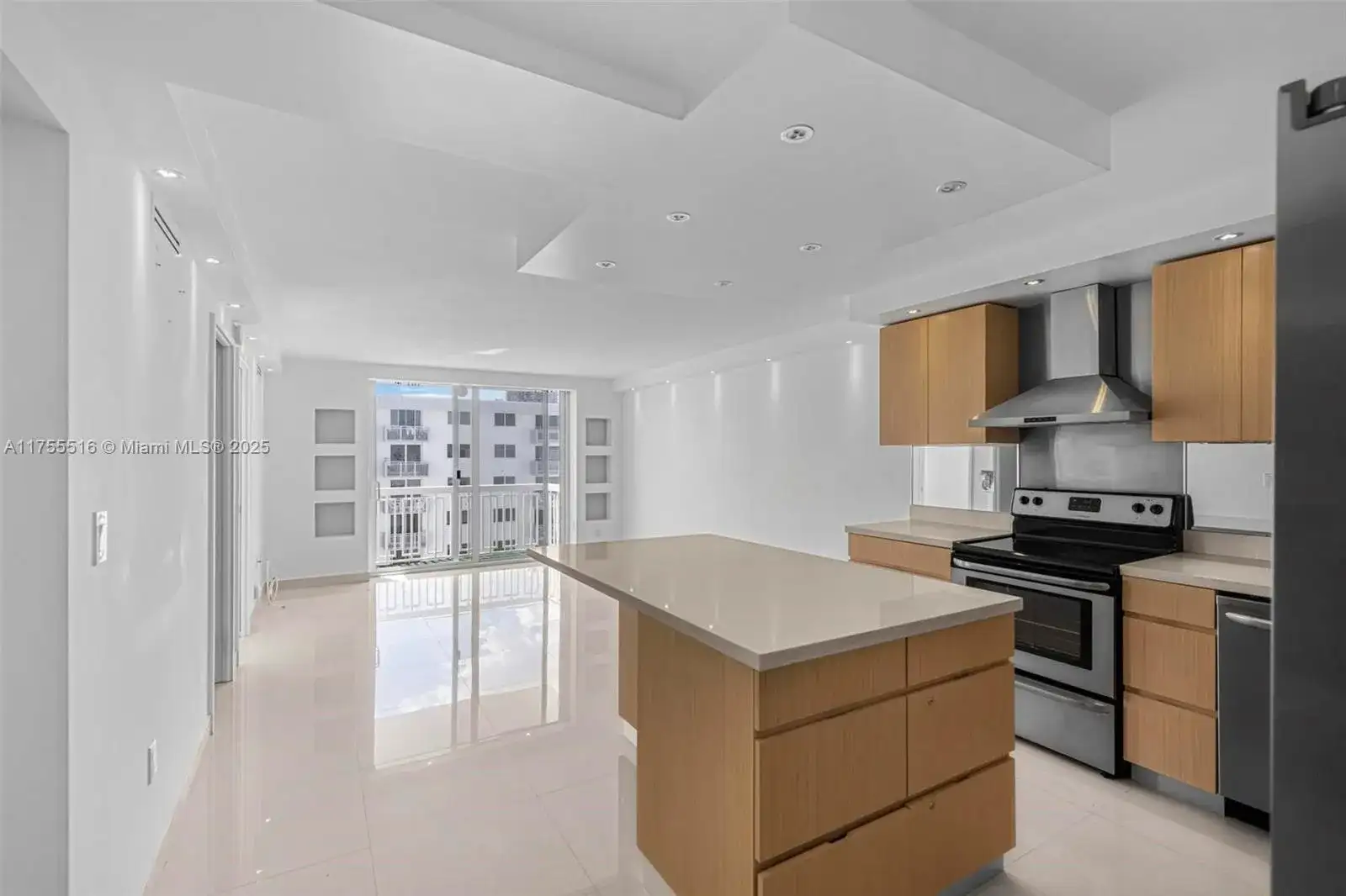 401 Ocean Dr # 1011, Miami Beach FL 33139 photo 3