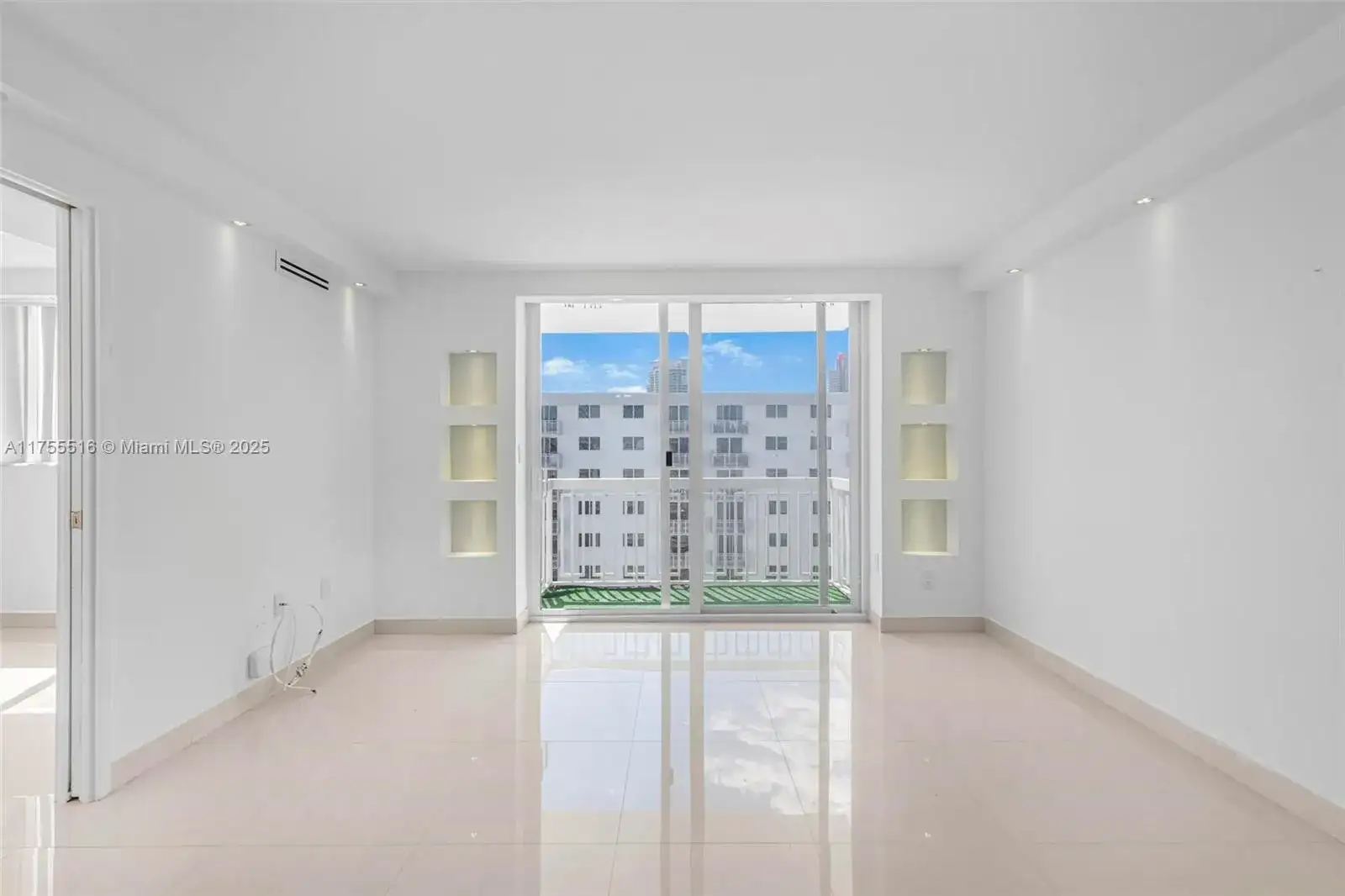 401 Ocean Dr # 1011, Miami Beach FL 33139 photo 5