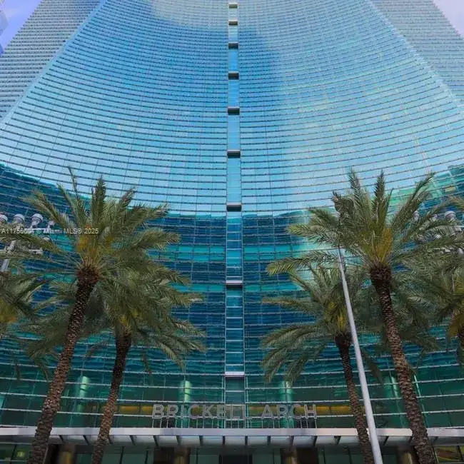 1395 Brickell Ave, Miami FL 33131 photo 3