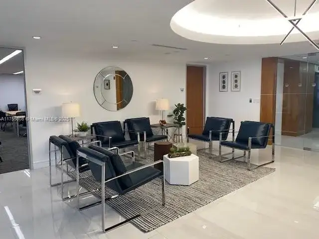 2 S Biscayne Blvd # 3200, Miami FL 33131 photo 3