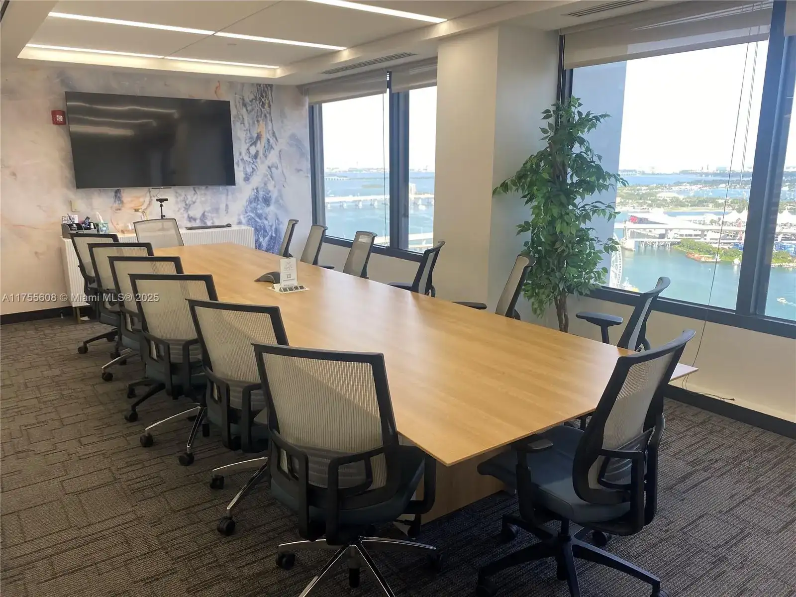 2 S Biscayne Blvd # 3200, Miami FL 33131 photo 5