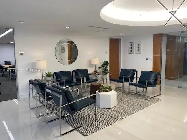 2 S Biscayne Blvd # 3200, Miami FL 33131 photo 3