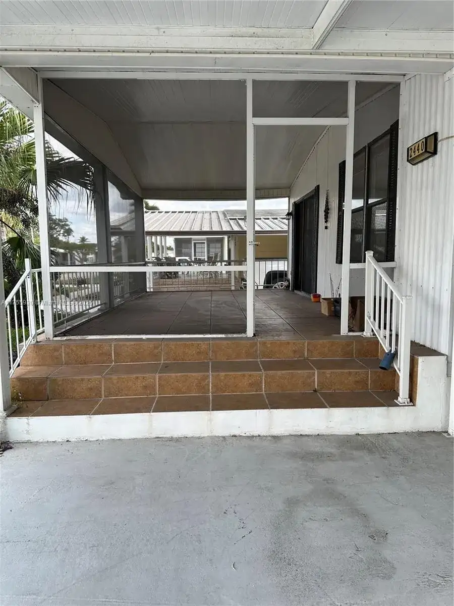 2440 SW 51st St, Dania Beach FL 33312 photo 5