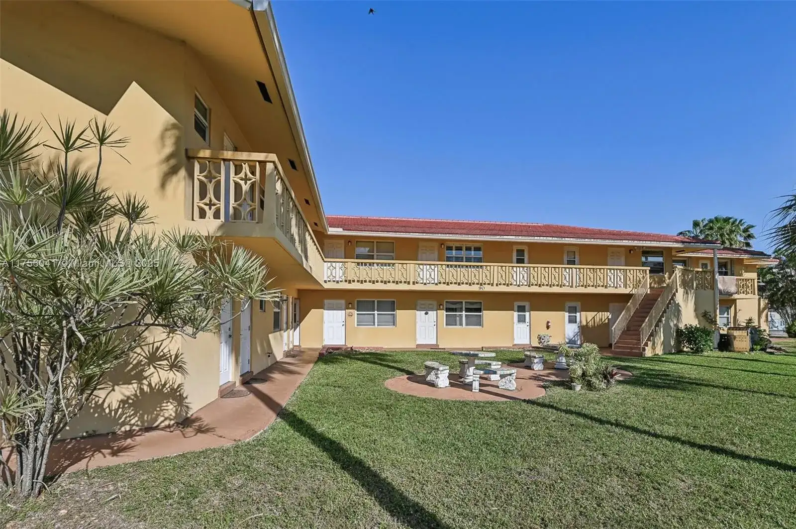 90 NE 19th Ave # 1, Deerfield Beach FL 33441 photo 3