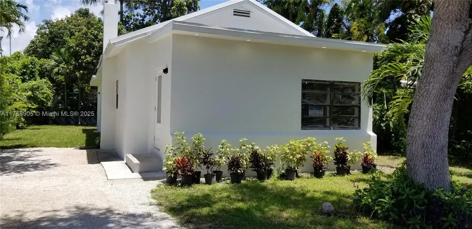 2465 NE 184th St, North Miami Beach FL 33160 photo 2