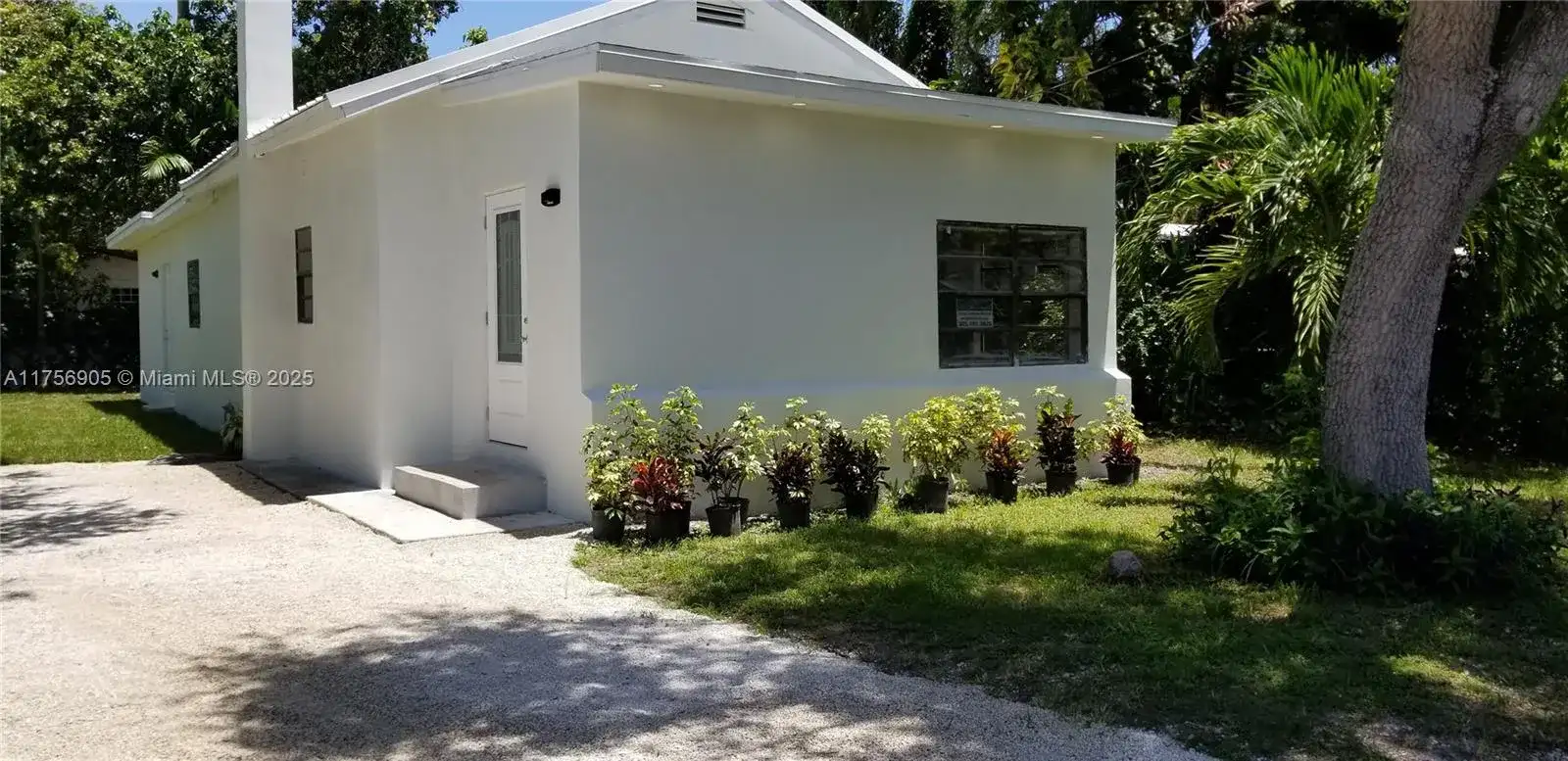 2465 NE 184th St, North Miami Beach FL 33160 photo 3