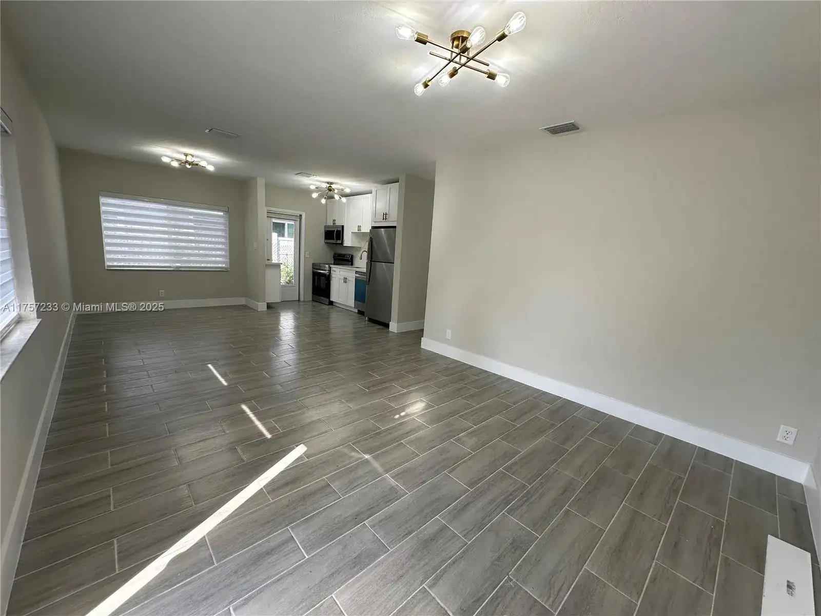1300 NW 7th Ter, Fort Lauderdale FL 33311 photo 3