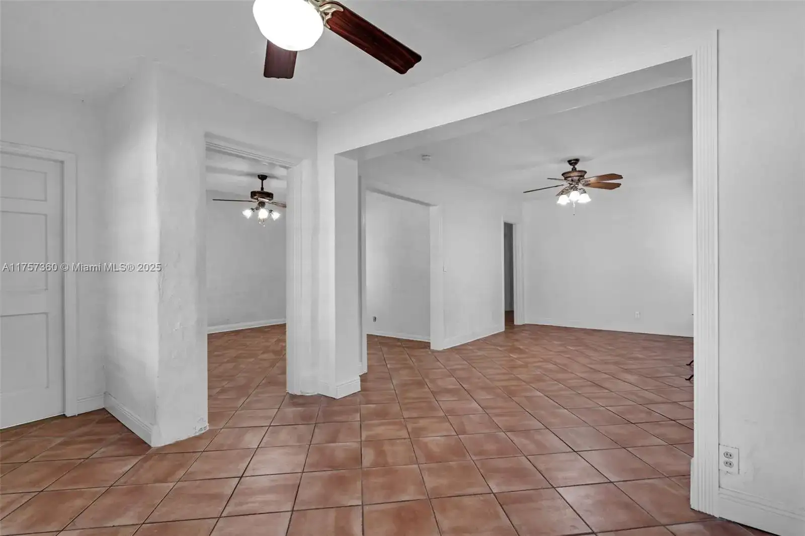 1024 Tyler St, Hollywood FL 33019 photo 3