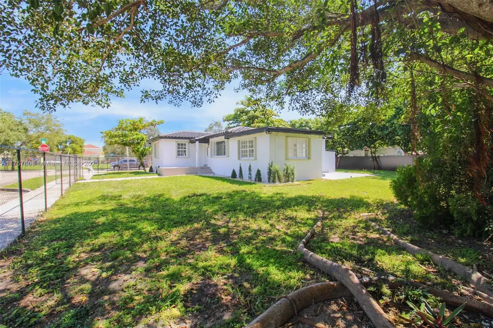 1400 NW 57th St, Miami FL 33142 photo 4