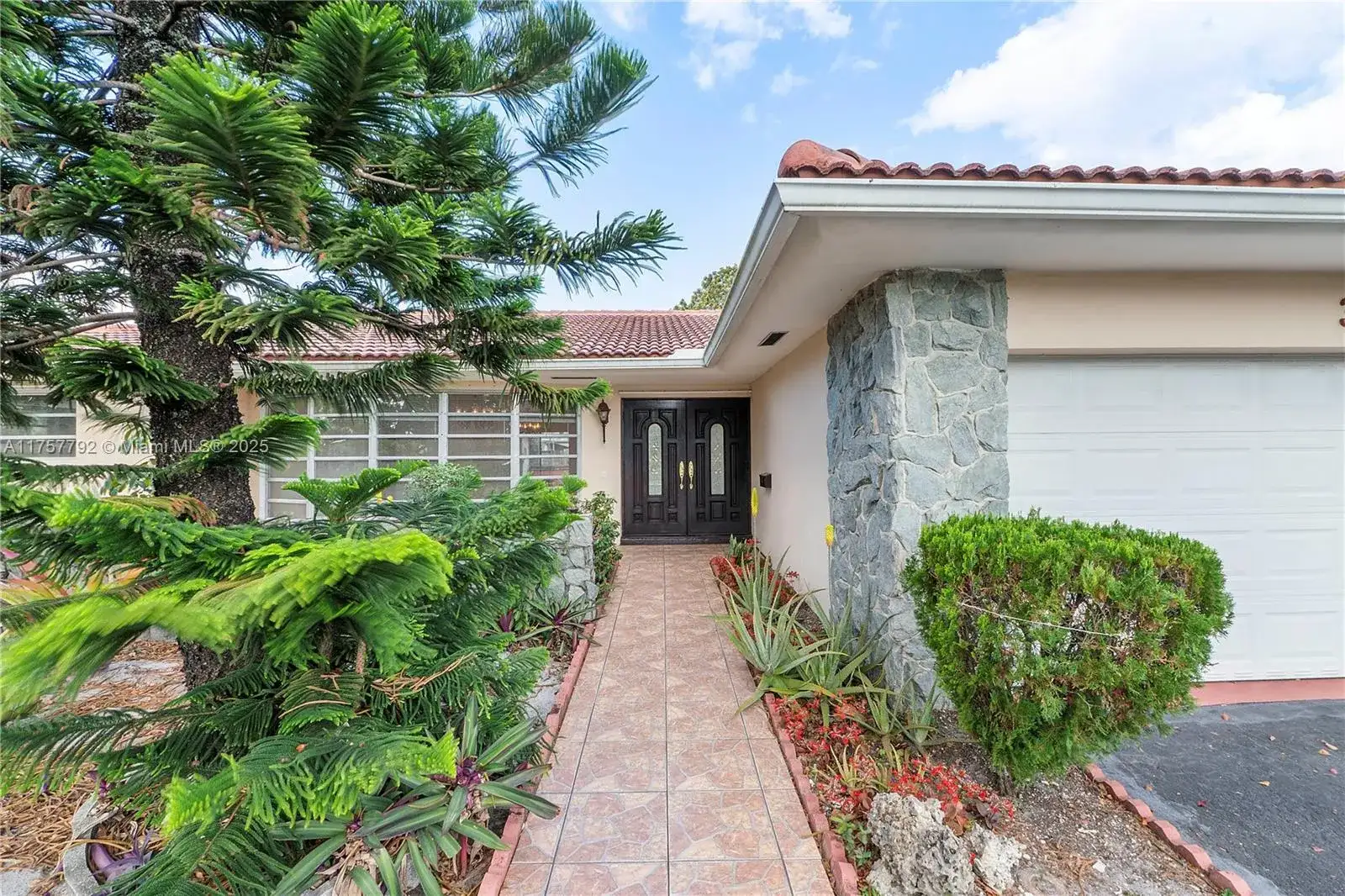 3800 N 36th Ave, Hollywood FL 33021 photo 2