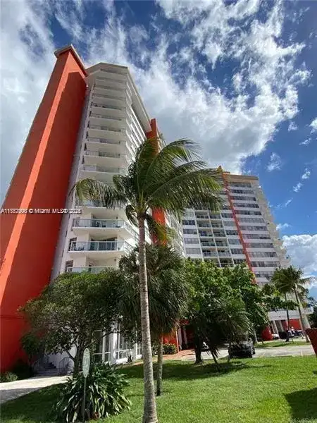 1301 NE Miami Gardens Dr # 916W, Miami FL 33179 photo 5