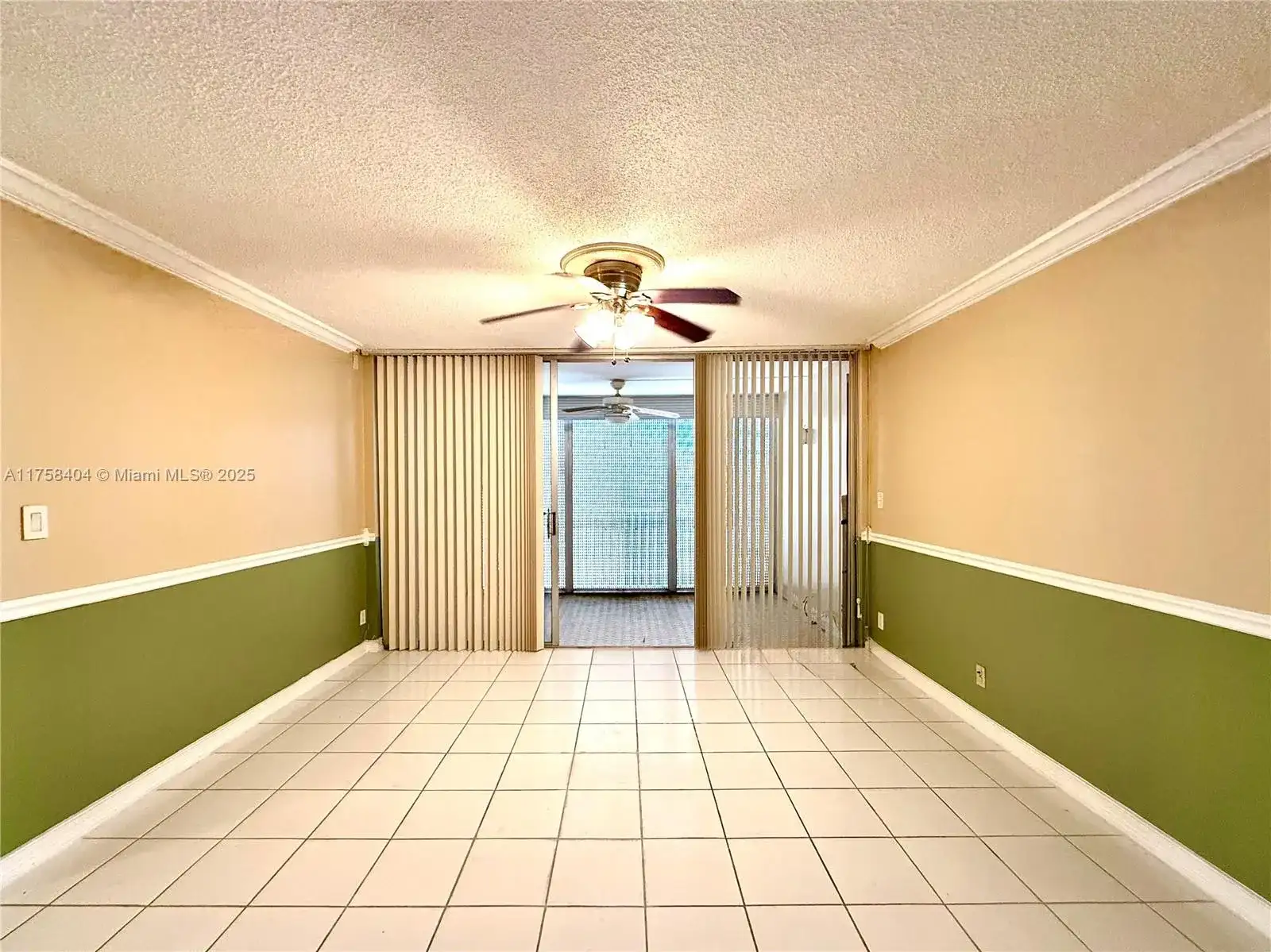 920 NE 199th St # 4J, Miami FL 33179 photo 3