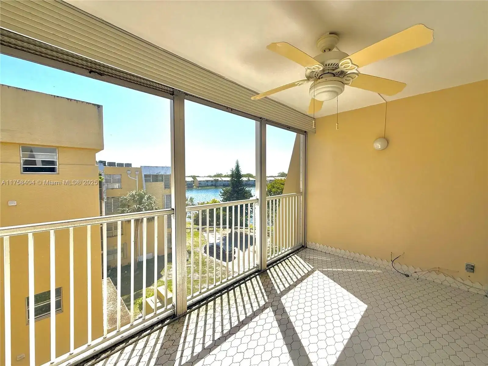 920 NE 199th St # 4J, Miami FL 33179 photo 4