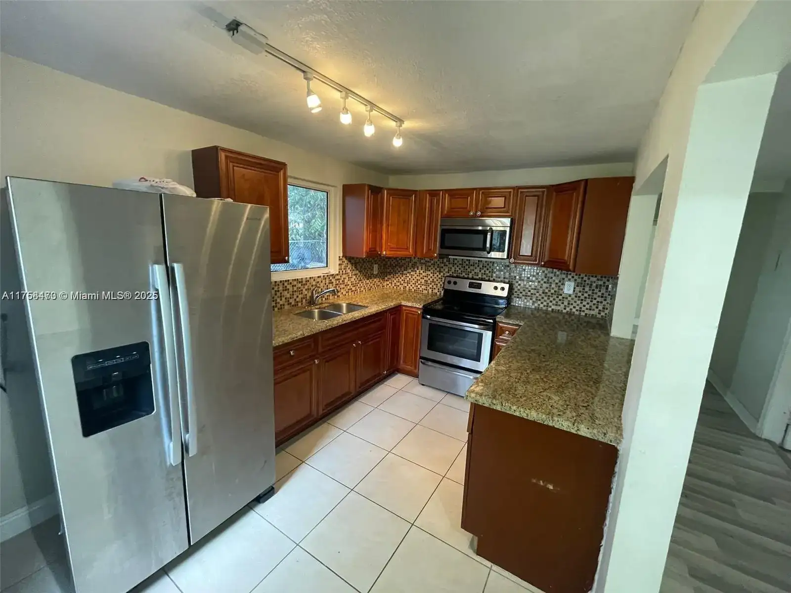 4896 SW 28th Ter, Dania Beach FL 33312 photo 3