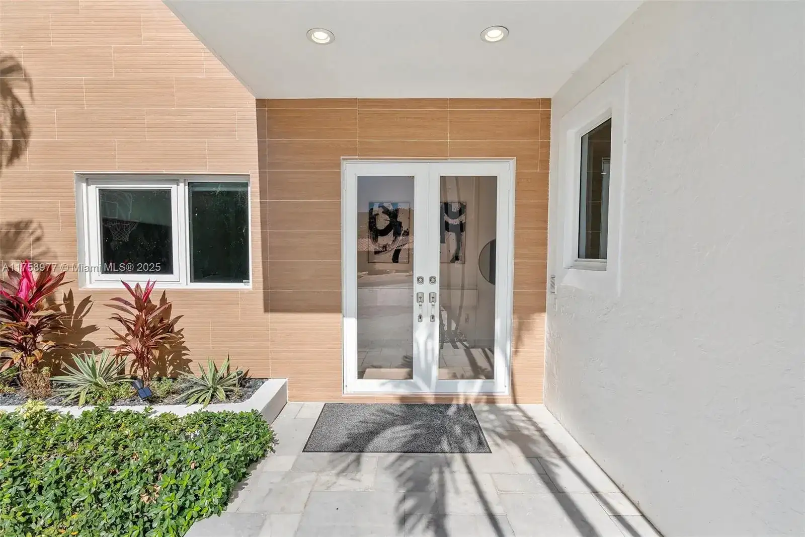 201 Atlantic Ave, Sunny Isles Beach FL 33160 photo 4