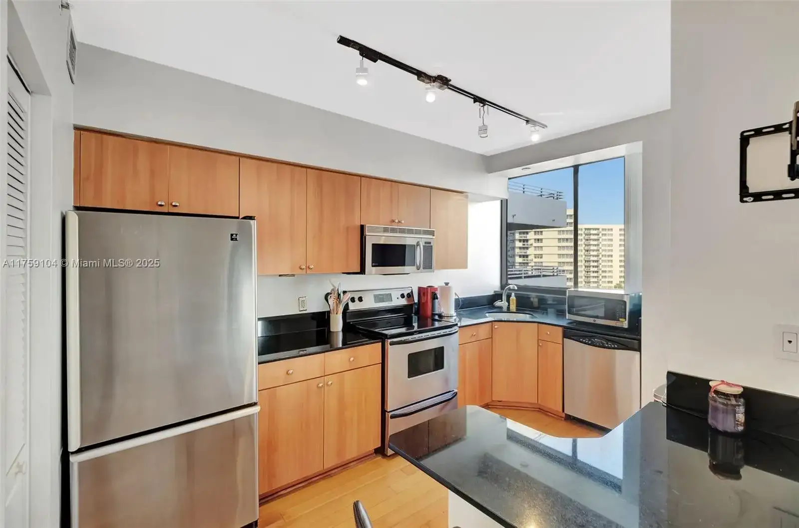 1330 West Ave # 909, Miami Beach FL 33139 photo 2