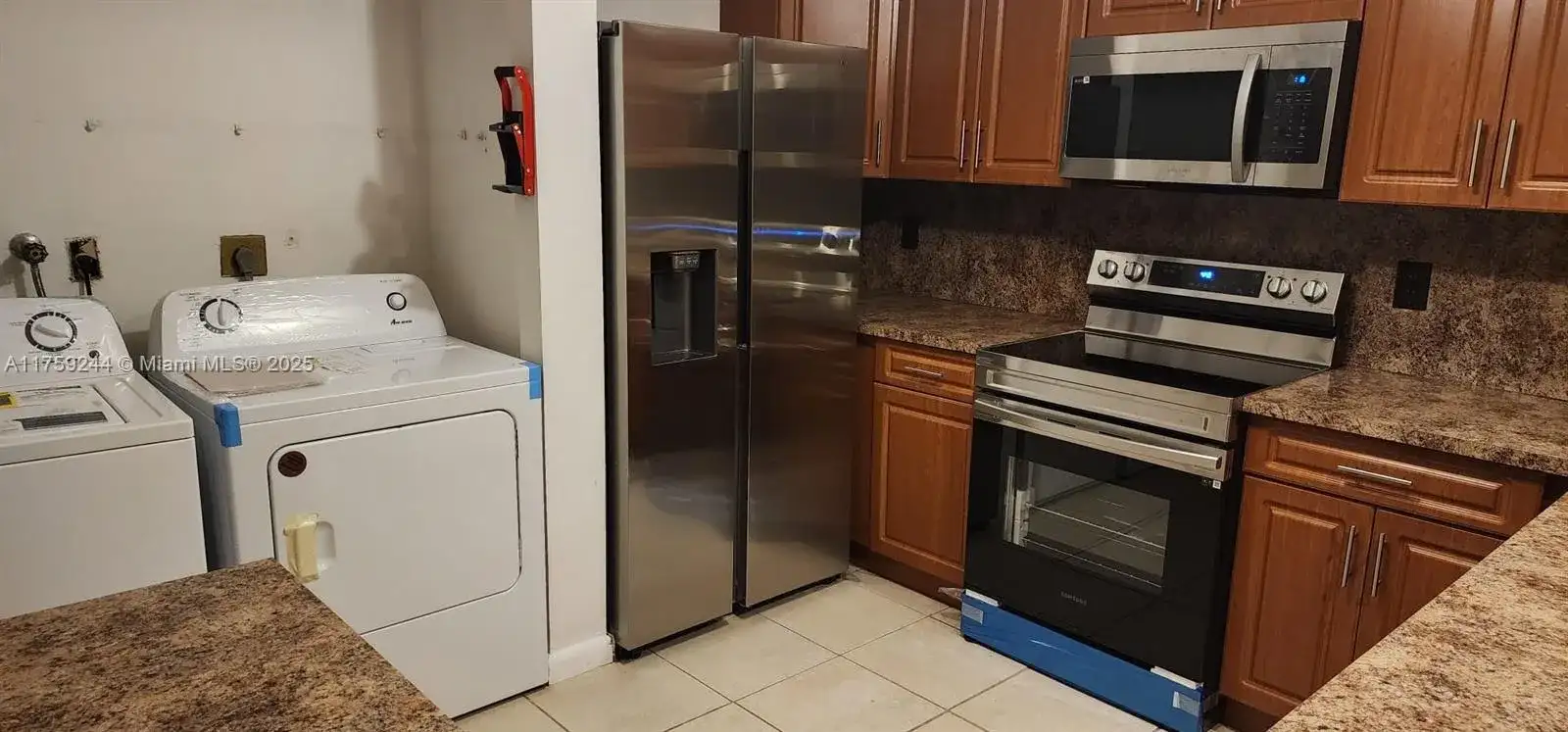 8422 SW 209th St, Cutler Bay FL 33189 photo 2