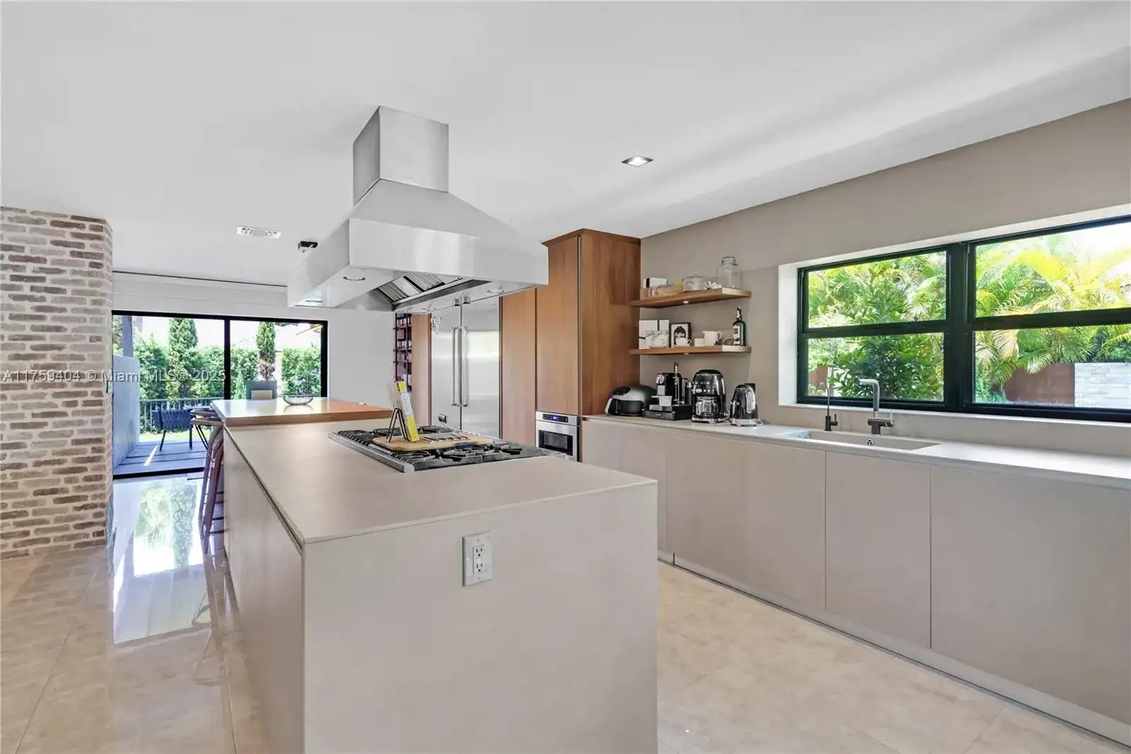 5453 NW 94th Doral Pl, Doral FL 33178 photo 4