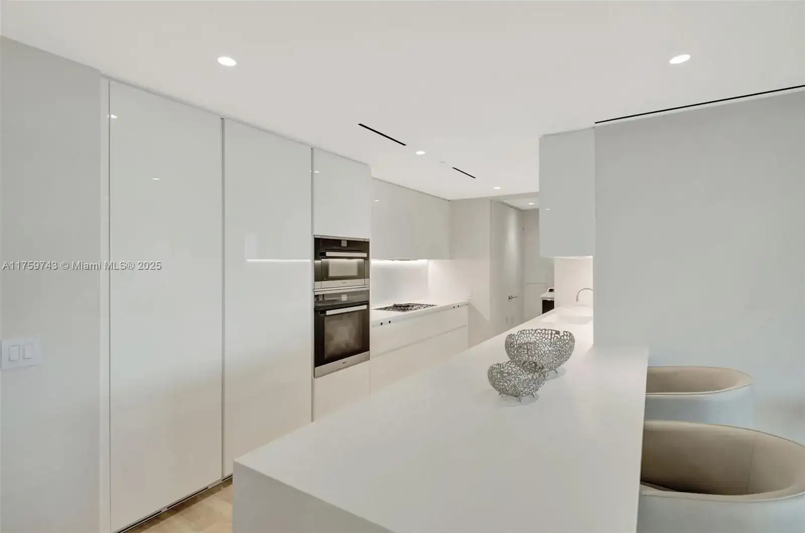 9001 Collins Ave # 606, Surfside FL 33154 photo 4
