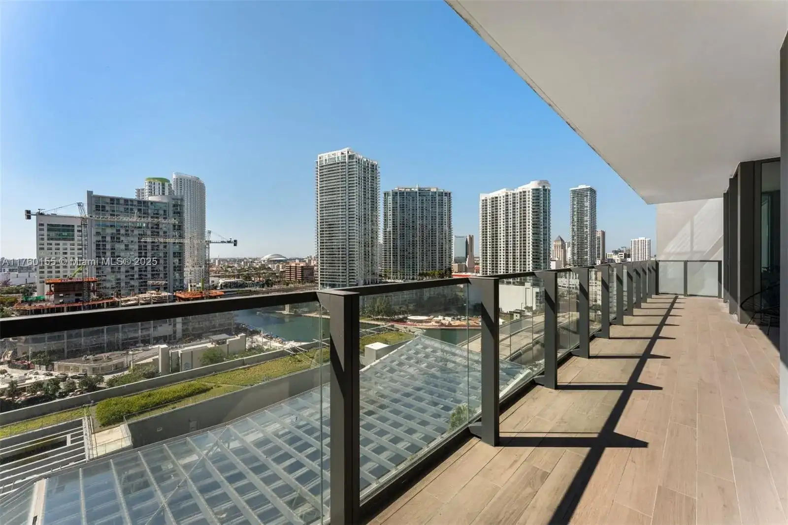 68 SE 6th St # 1404, Miami FL 33131 photo 3