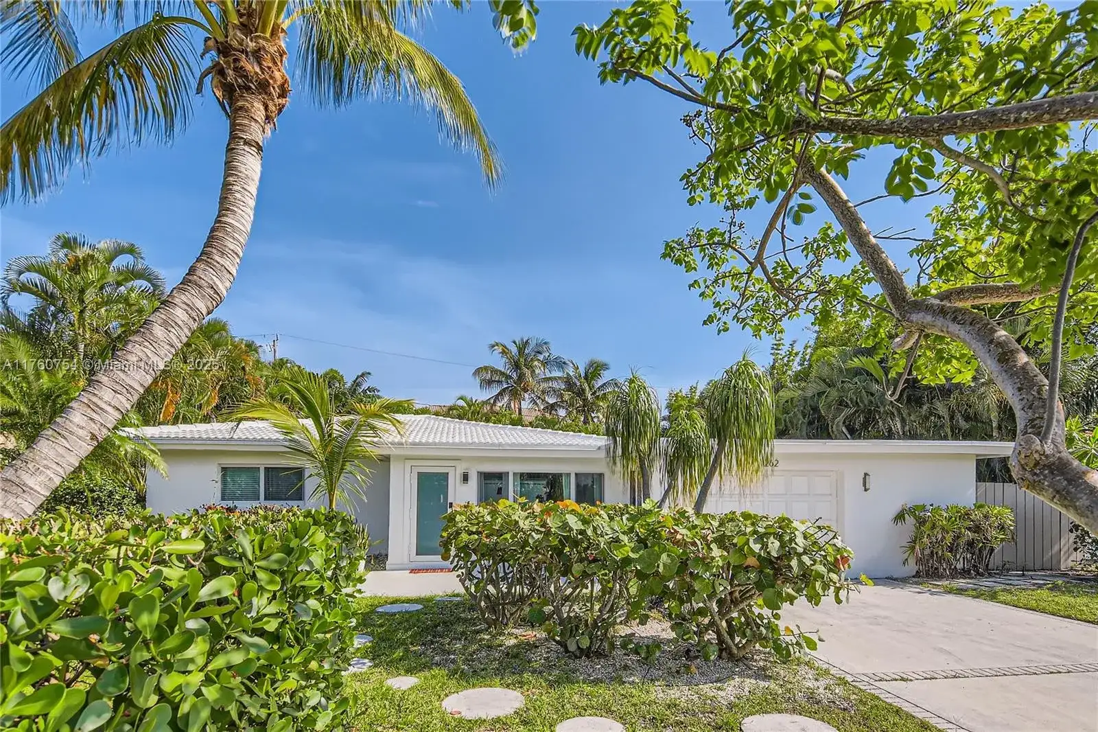 262 Bombay Ave, Lauderdale By The Sea FL 33308 photo 3
