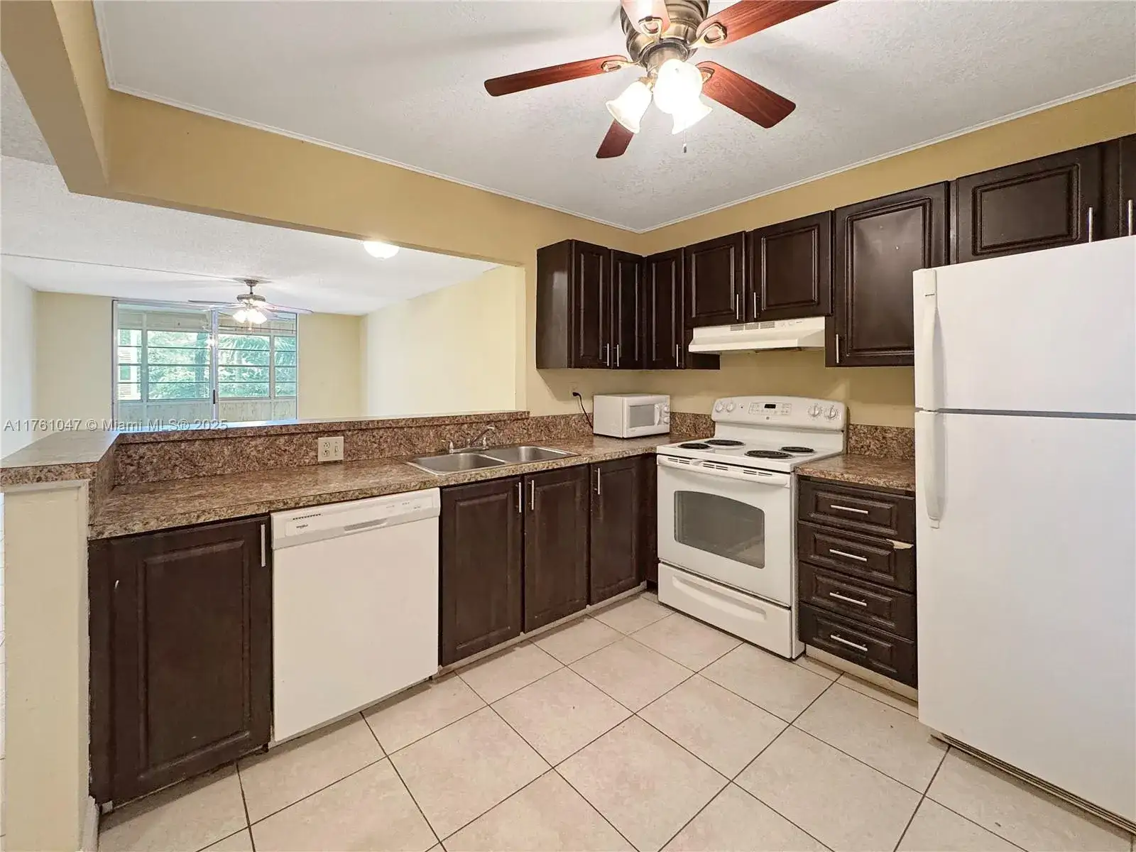 410 NW 68th Ave # 207, Plantation FL 33317 photo 2