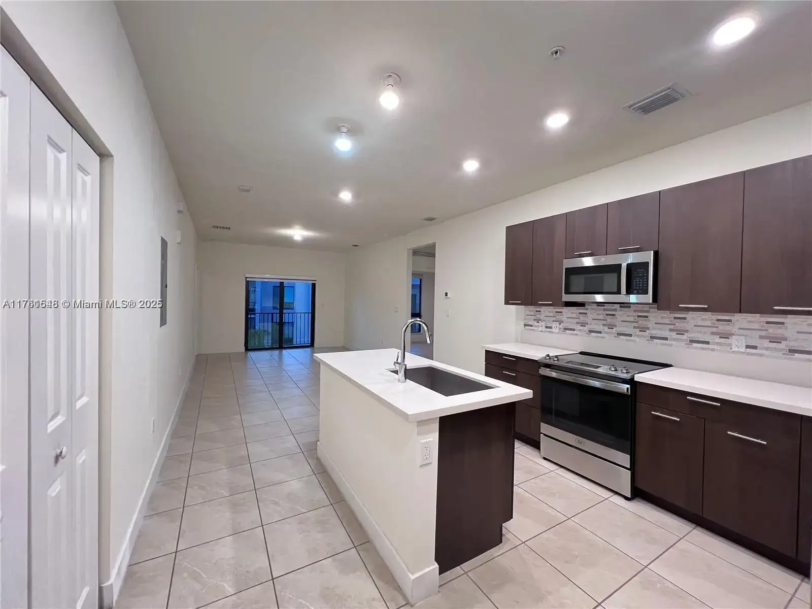 8265 NW 41st St # 405, Doral FL 33166 photo 3