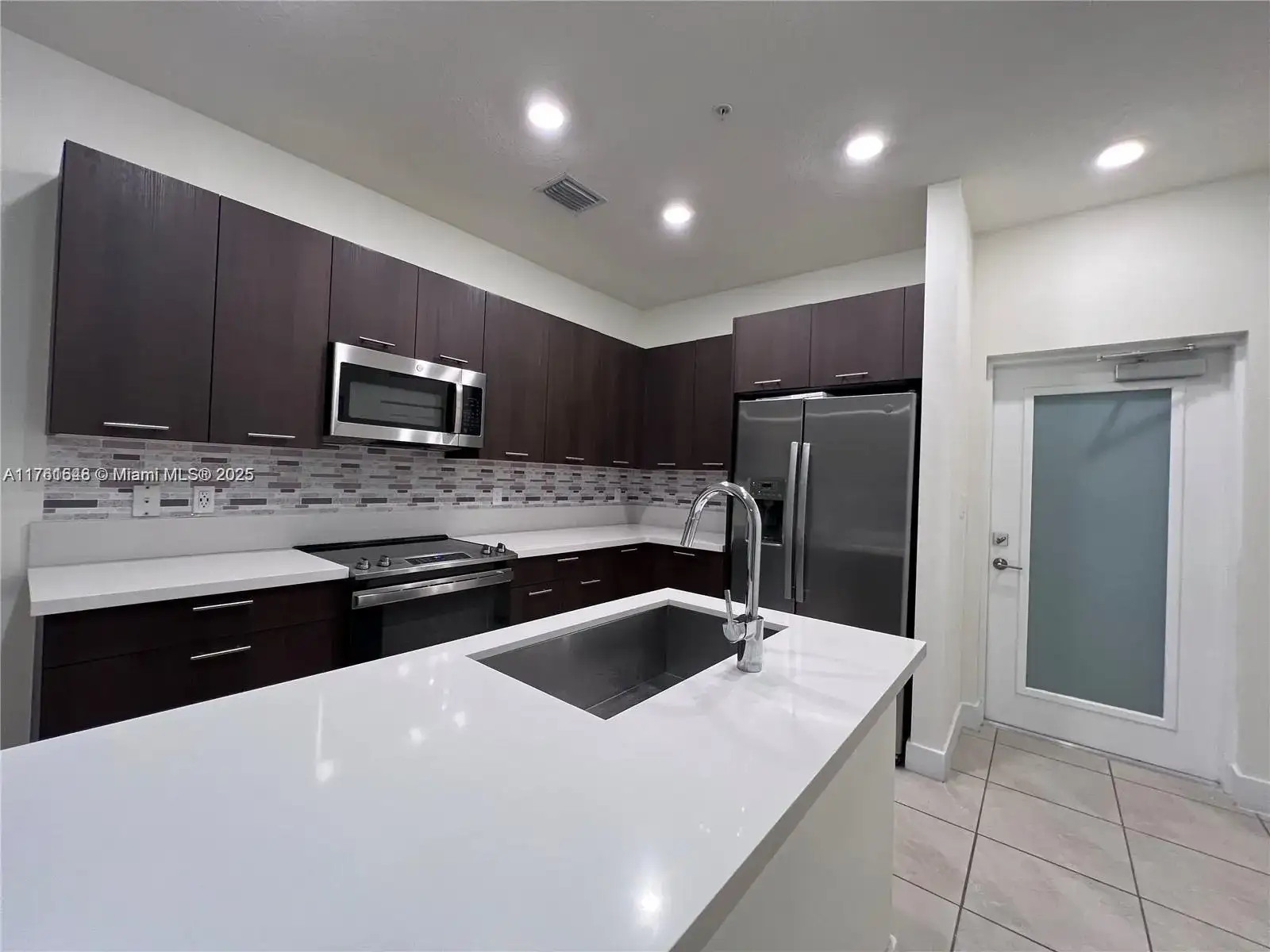 8265 NW 41st St # 405, Doral FL 33166 photo 5