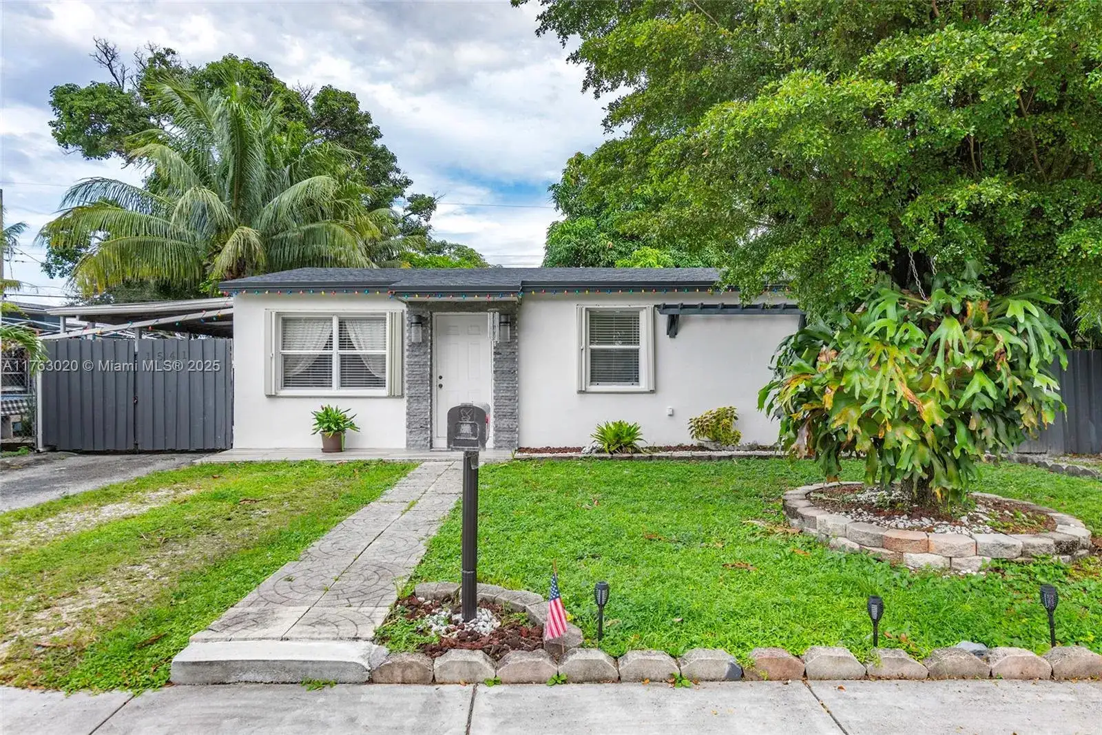 1541 N 72nd Ave, Hollywood FL 33024 photo 2