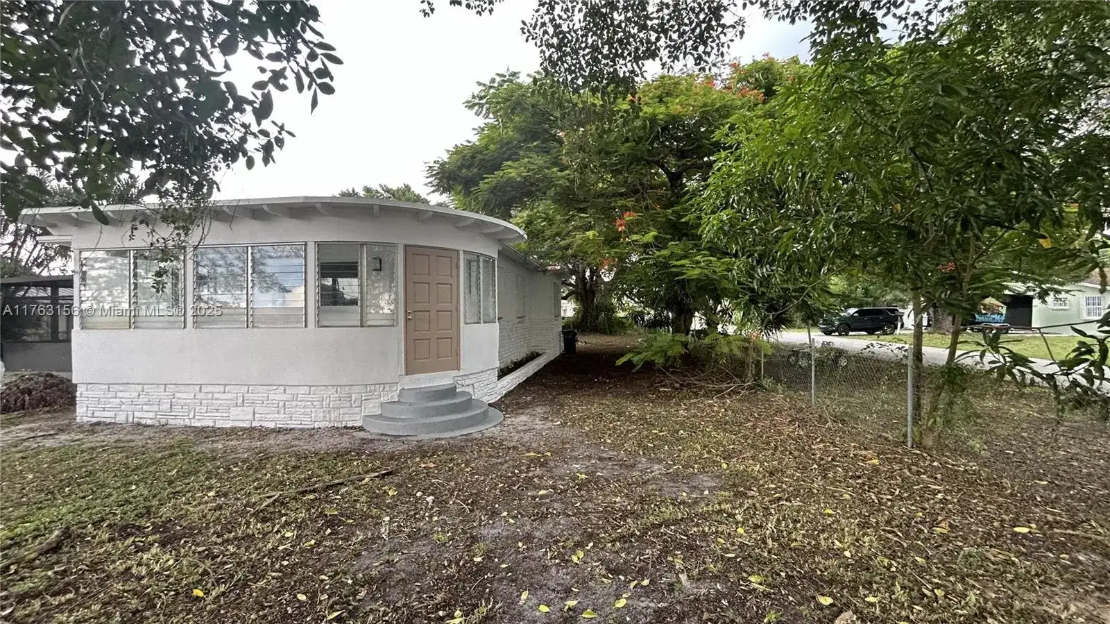 205 Seaman Ave, Opa-Locka FL 33054 photo 2