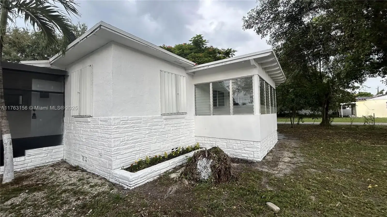 205 Seaman Ave, Opa-Locka FL 33054 photo 3