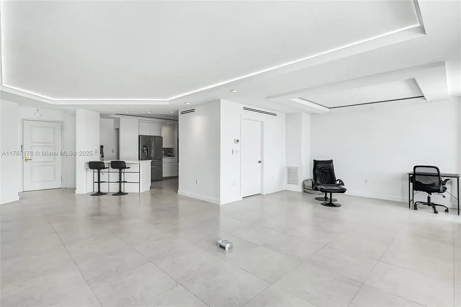 9801 Collins Ave, Bal Harbour FL 33154 photo 3
