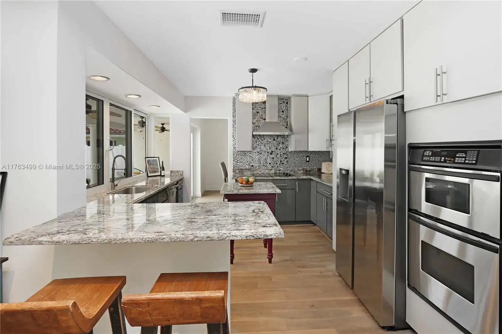 1015 S 13th Ave, Hollywood FL 33019 photo 4