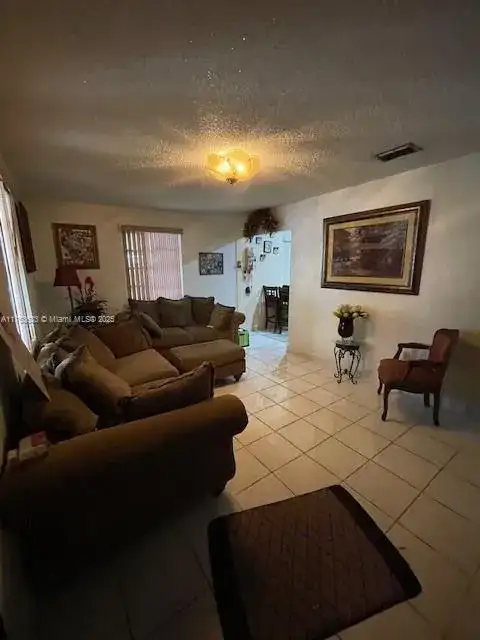 261 E 37th St, Hialeah FL 33013 photo 3
