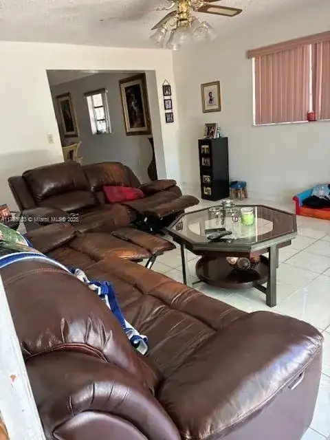 261 E 37th St, Hialeah FL 33013 photo 4