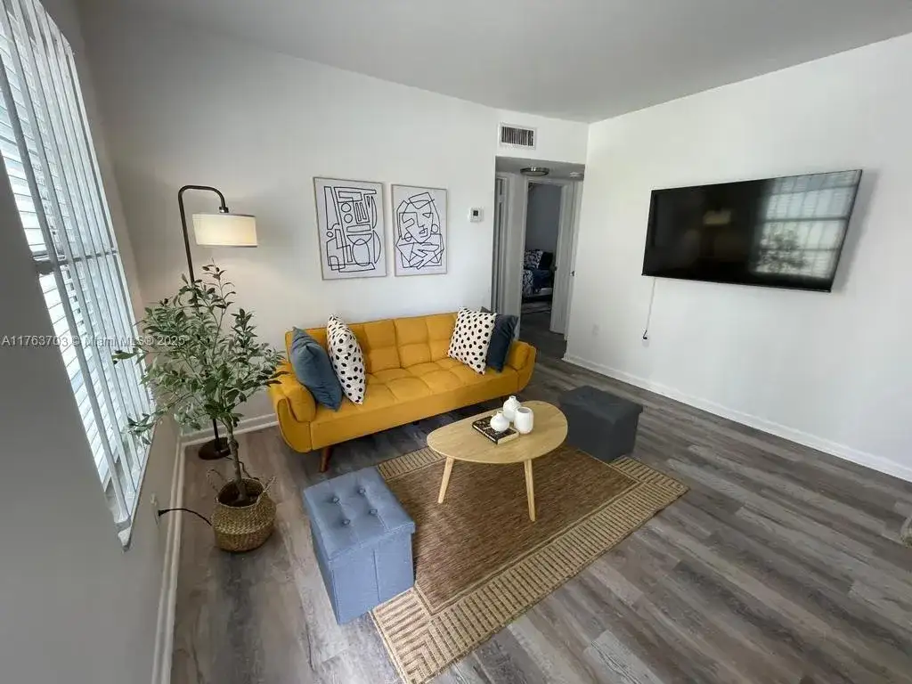 55 NW 11th Ave # 3, Miami FL 33128 photo 3