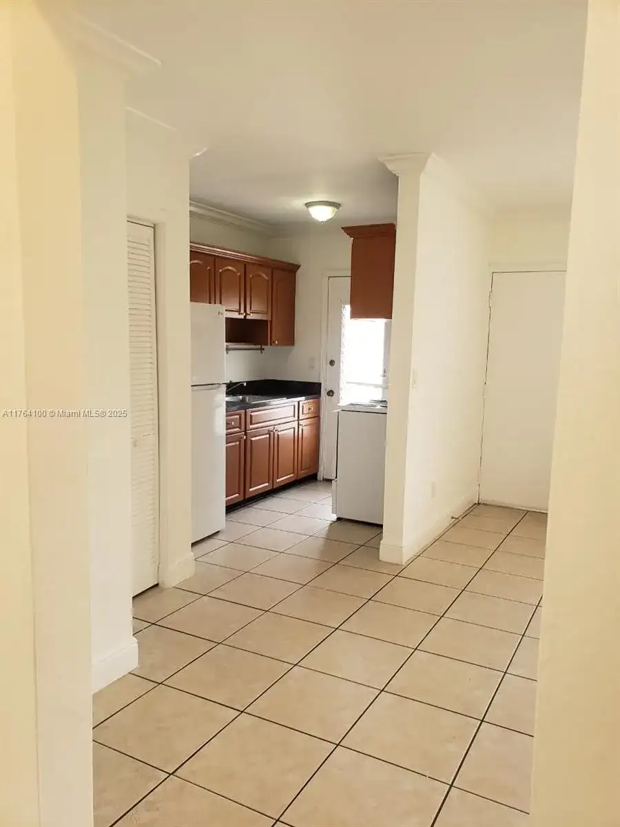 318 Majorca Ave # 306, Coral Gables FL 33134 photo 3